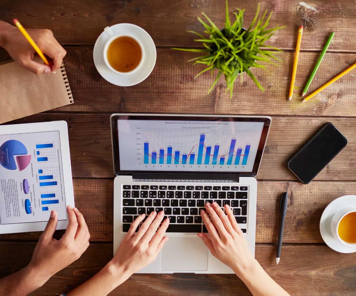Students learning top earning freelancing skills in 2025
